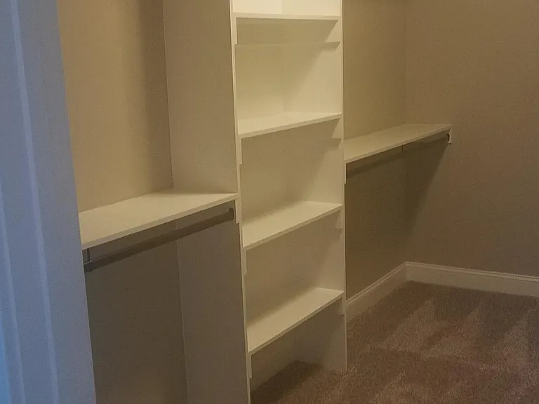 418 Buxton Ln — Photo 16