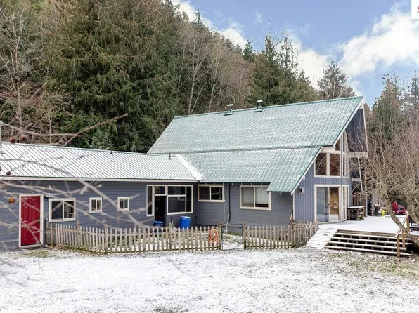 900 Trestle Creek Rd, Hope, ID 83836