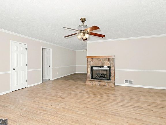 3rd image of 2761 McDonough Rd