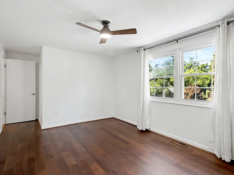 12636 Heming Ln — Photo 32