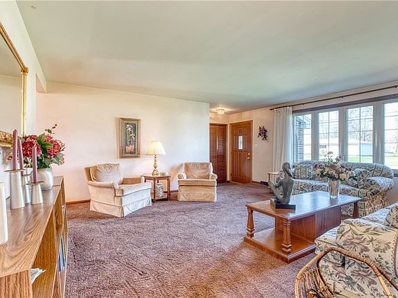 5th image of 7283 Nickett Dr