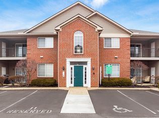 669 Spring Valley Dr, Lewis Center, OH 43035