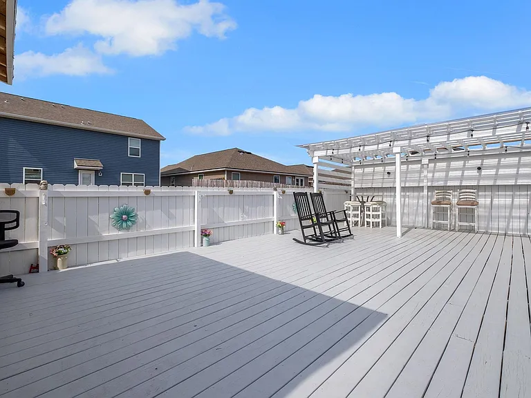 4800 Silent Creek Ln — Photo 44