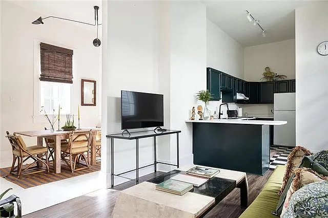 1404 Magazine St #2B — Photo 7