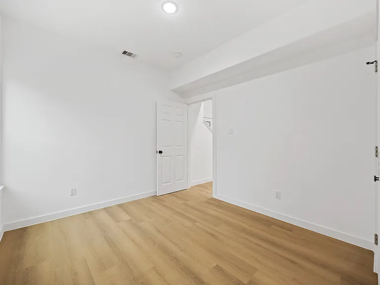 8118 De Priest St #A — Photo 10