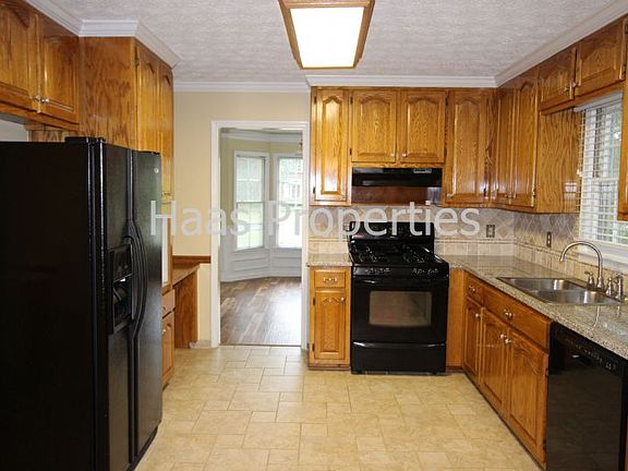 4th image of 4957 Willow Creek Dr