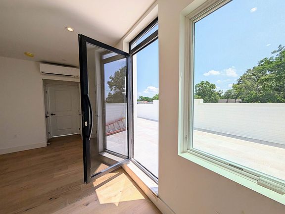 5th image of 3865 Amboy Rd #4A