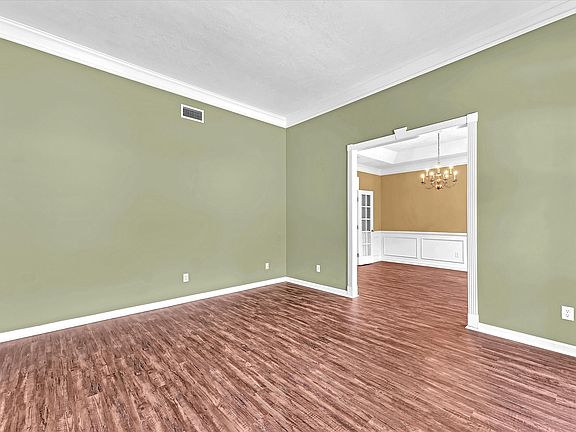 5th image of 5046 Sussex Dr