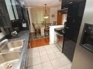 16 Ryan Dr, Pittsburgh, PA 15220