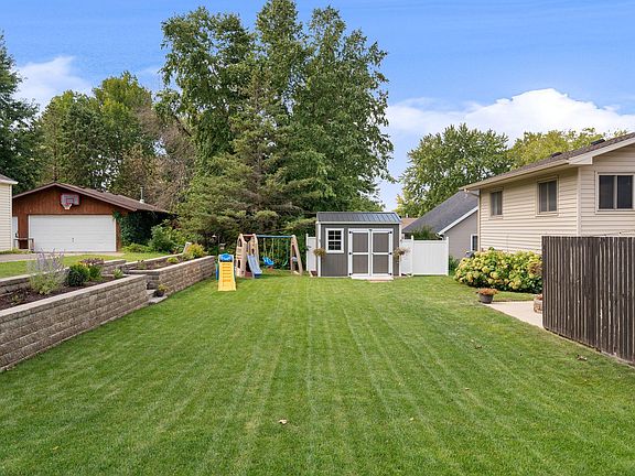 2nd image of 475 Willow Creek Dr