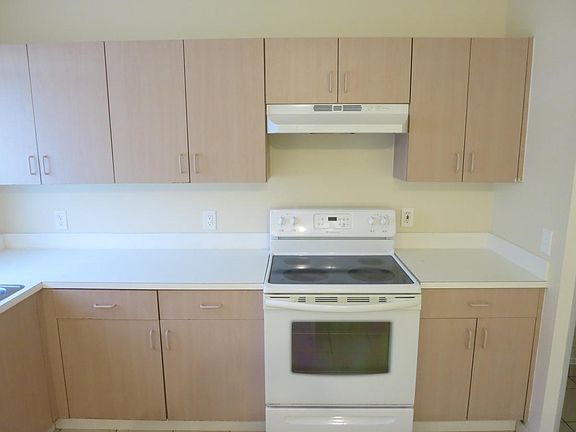 4th image of 6912 NW 70th Ave