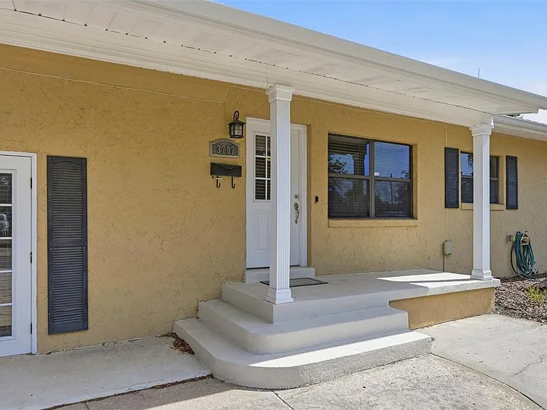 3707 Pelican Ln — Photo 4