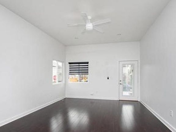 4th image of 1423 Leonard St