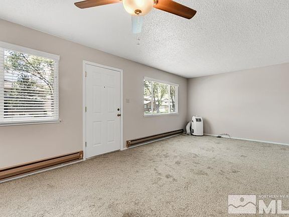 3rd image of 624 Oakwood Dr APT 1