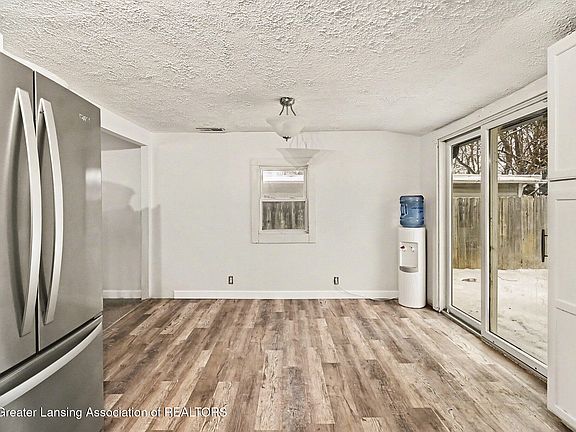 5th image of 603 Cherry St