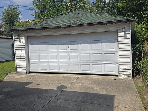 5th image of 4060 W Buena Vista St
