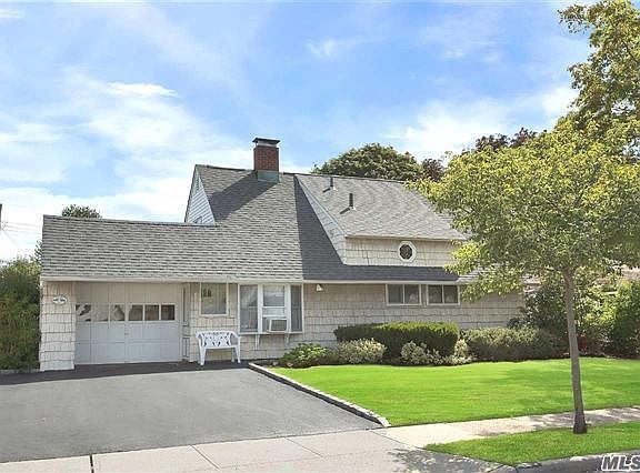 2nd image of 36 Swing Ln