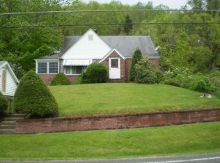 29 Park Pl, Richwood, WV 26261