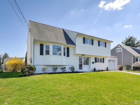 117 Woodland Ave S, Middlesex, NJ 08846