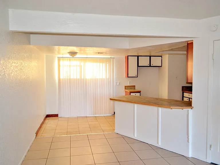 455 Sellers Pl — Photo 2