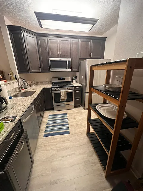 2 bed, 1150 sqft, $2,500 — Photo 4