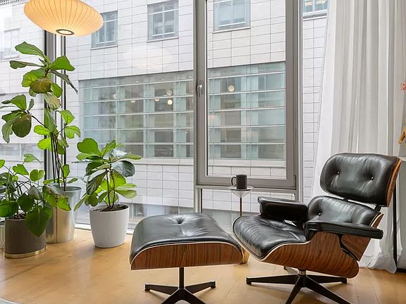 4th image of 50 Franklin St APT 11A