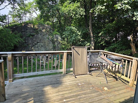 deck off entryway to kitchen