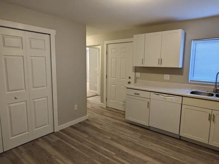 3963 Hayesville Dr NE — Photo 2