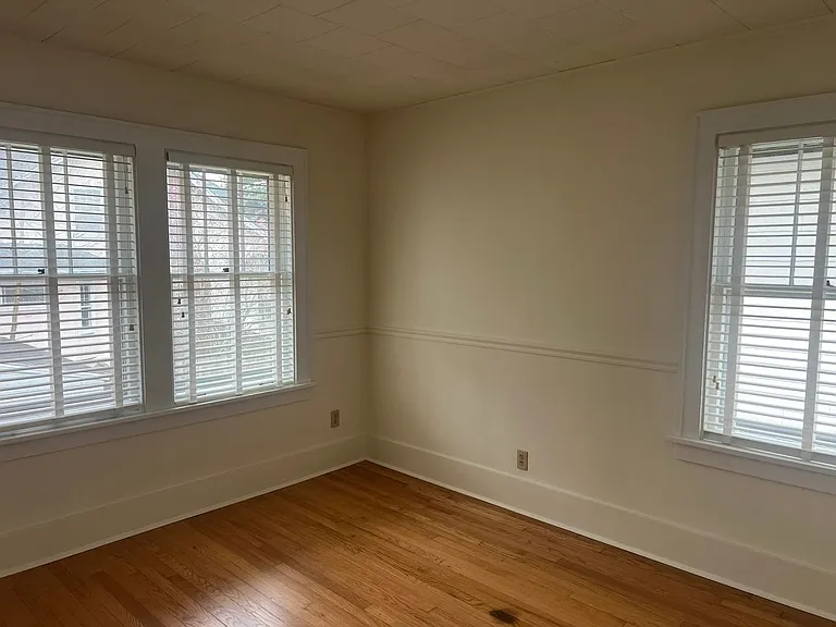 240 W Locust St — Photo 18