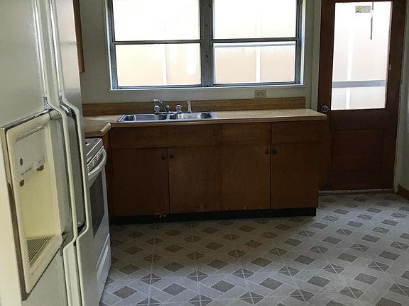 5th image of 34 Windermere Dr
