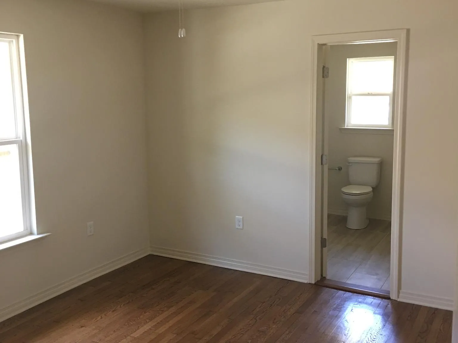 3 bed, 1300 sqft, $2,200 — Photo 4