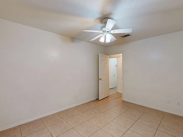 4607 Wade Dr #B — Photo 16