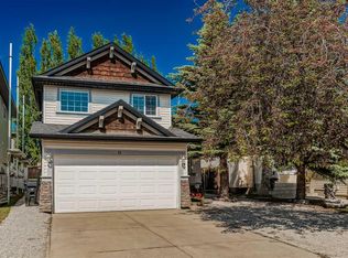 31 E Panatella Dr NW, Calgary, AB T3K6C2