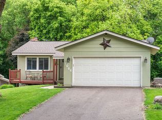 7064 Springhill Cir, Eden Prairie, MN 55346