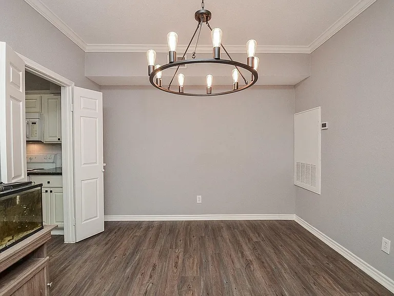 2255 Braeswood Park Dr #195 — Photo 6