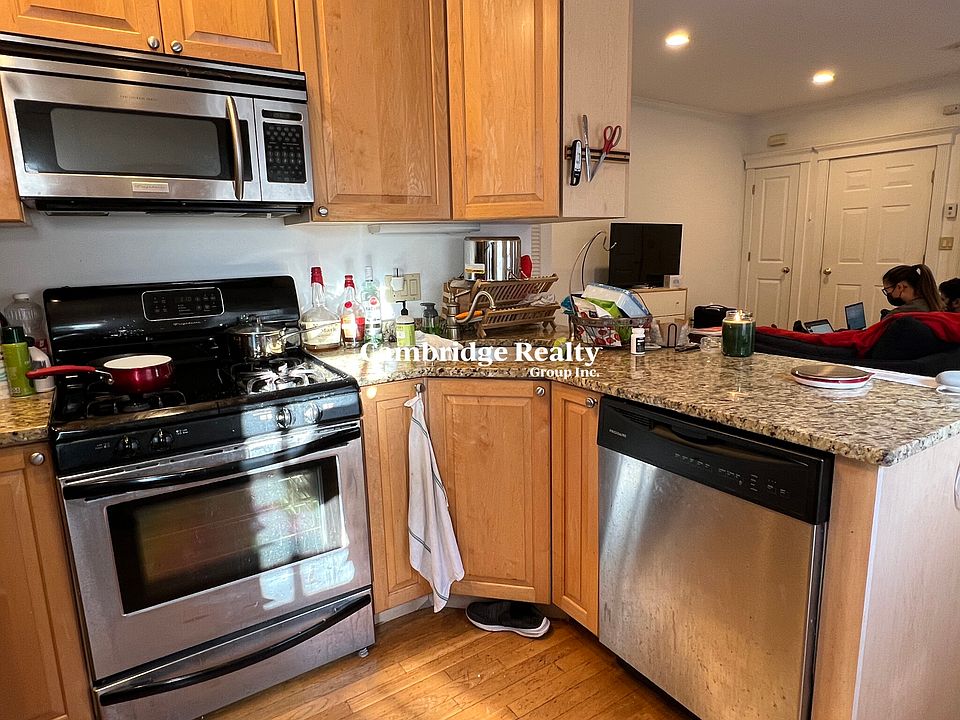 1st image of 113 Columbia St #1