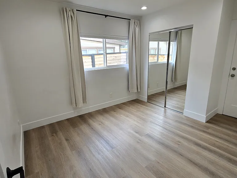 1509 E Elizabeth St — Photo 8