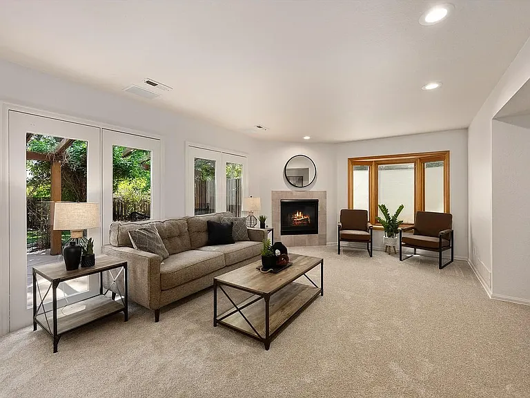 3242 Grovewood Dr — Photo 13