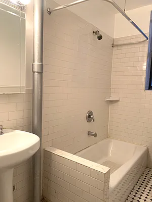 Rented by Isley Residential | media 10