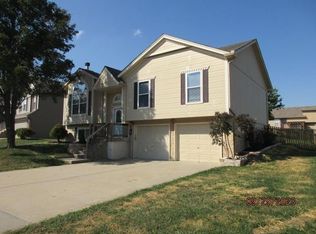 11255 N Madison Ave, Kansas City, MO 64155