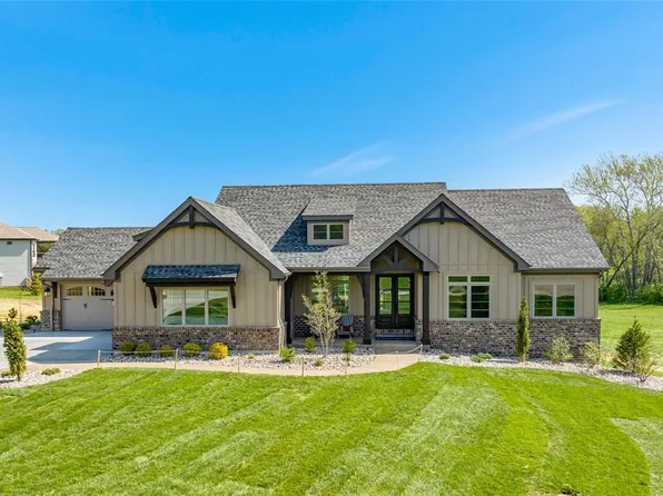 102 Tuscany Meadow Dr, Defiance, MO 63341