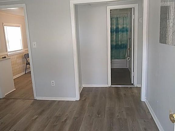 4th image of 2611 Homeland St