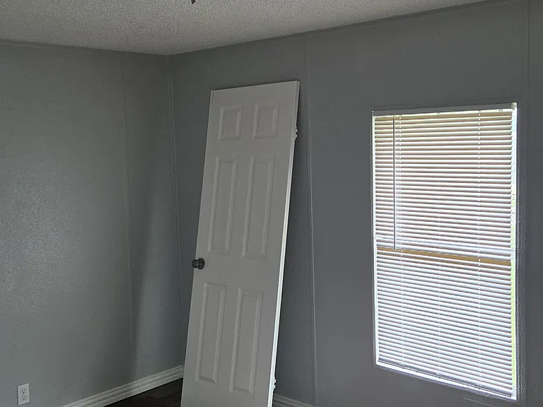 1545 Swan Ct — Photo 10