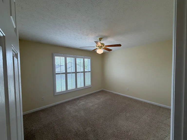 1324 Rosalind Dr — Photo 18