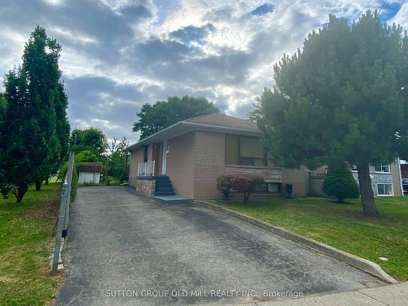 2nd image of 32 Hagersville Ct