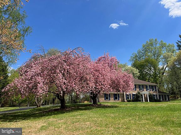 2nd image of 355 Springvale Rd
