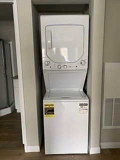 3rd image of 609 N Jackson St APT 10