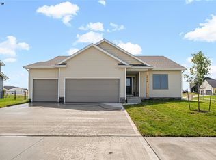 408 E Vista Lake Ave, Polk City, IA 50226