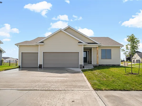 408 E Vista Lake Ave, Polk City, IA 50226