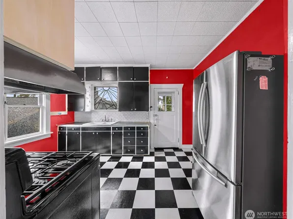 609 Lakeway Drive, Bellingham, WA 98225
